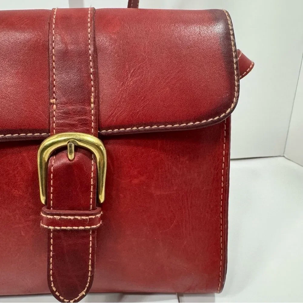 G.H Bass & Co.Womens Red Vintage Genuine Leather Crossbody Bag
